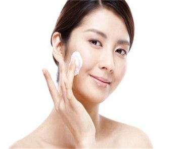 敏感肌肤如何挑选洗面奶 敏感肌肤适合使用无泡沫型洗面奶吗