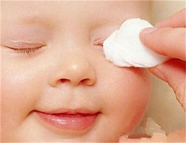 宝宝眼睛红肿怎么紧急处理 宝宝眼睛红肿的原因有哪些