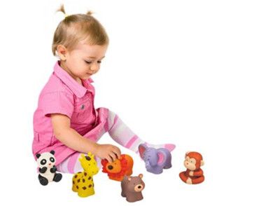 不同年龄宝宝怎么挑选玩具 宝宝玩玩具有什么好处