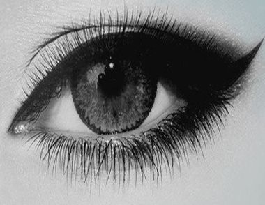 美瞳线为什么会晕染 美瞳线多久消肿