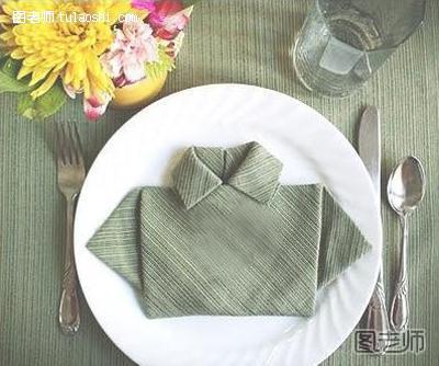 餐巾花衬衫的折叠方法