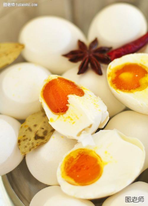 三种快速腌制咸鸡蛋的方法
