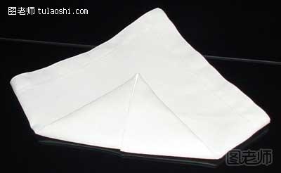 圆锥型餐巾的折法7