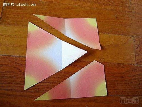 六瓣百合花的手工折纸教程3