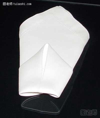 圆锥型餐巾的折法8