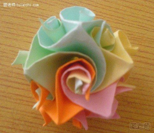 漂亮折纸花球的折法7