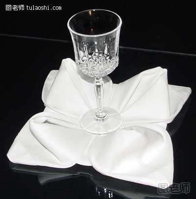 餐巾的莲花折法8