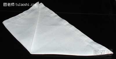 圆锥型餐巾的折法4