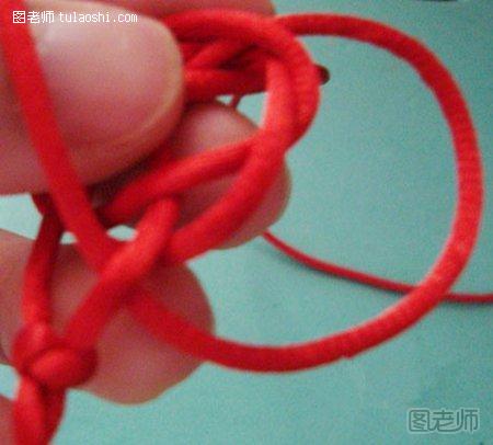 红绳手链的简单编法8