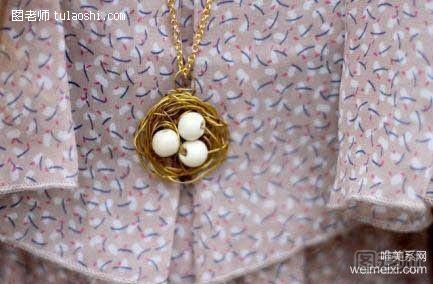 细铜丝与白色串珠手工制作精美时尚鸟巢项链吊坠