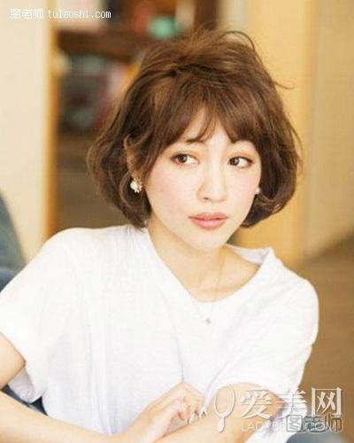  2015韩式女生发型 蓬松简约风短发 
