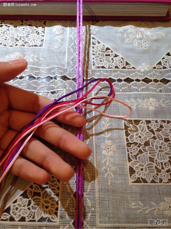 编织手链手工制作方法 第2步