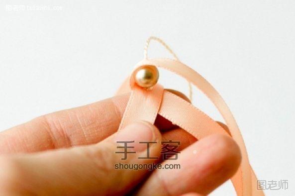 DIY华丽的丝绸串珠手链教程 第5步