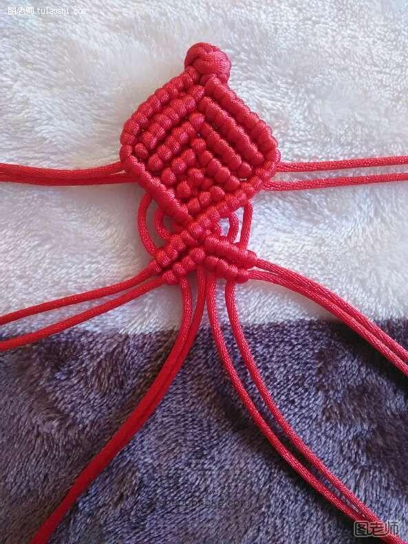 斜卷结系列之红绳小鱼编织制作教程 第12步