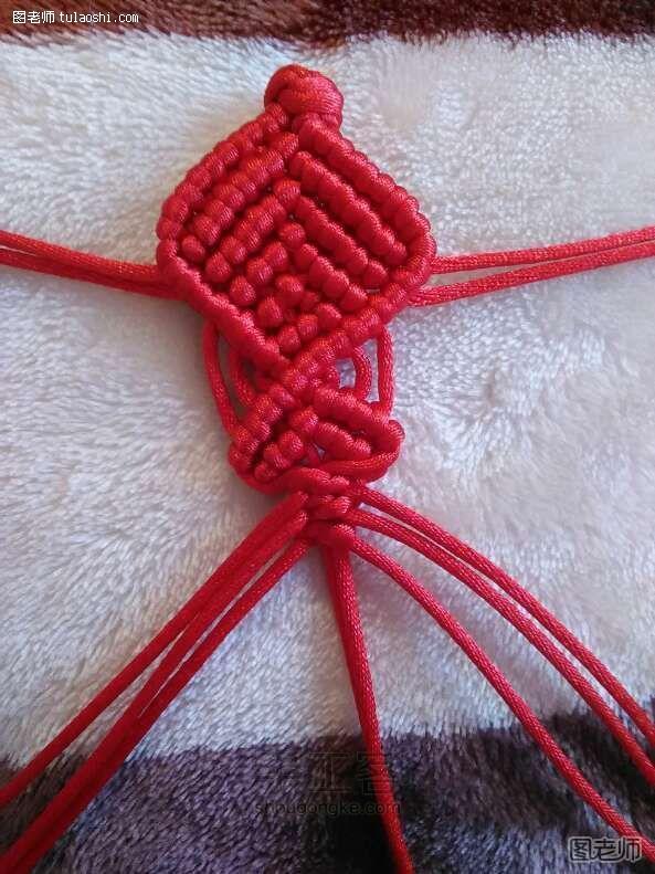 斜卷结系列之红绳小鱼编织制作教程 第15步