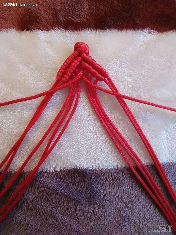 斜卷结系列之红绳小鱼编织制作教程 第6步