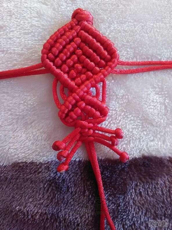 斜卷结系列之红绳小鱼编织制作教程 第16步