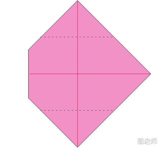 步骤9:将顶角和底角两个角分别向中间进行折叠