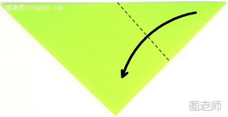 步骤2:右上角向下折，与下面的角重合
