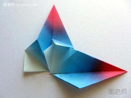步骤17:把其中一个三角形如图塞进另一个三角形里