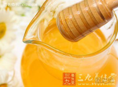 蜂蜜是一种天然的营养品，具有清热、解毒、润燥的作用