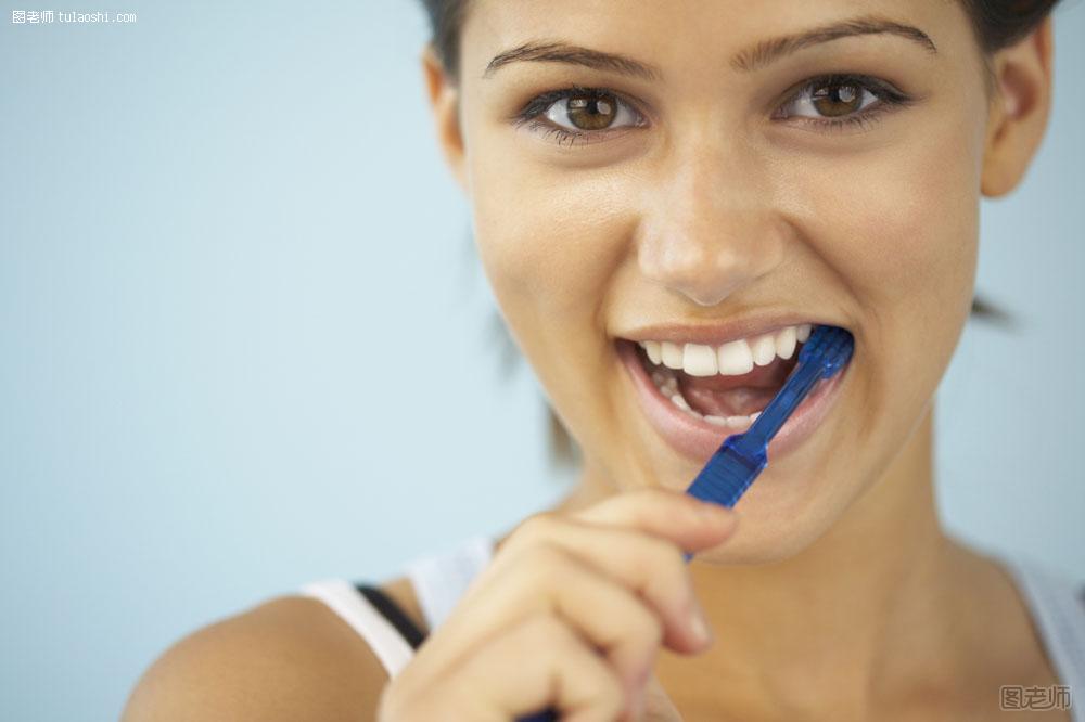 刷牙方法 牙齿美白 刷牙误区