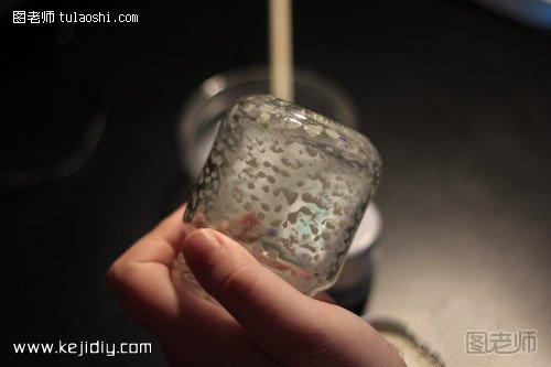 星空杯怎么做 玻璃瓶变废为宝制作星空杯的方法- www.kejidiy.com