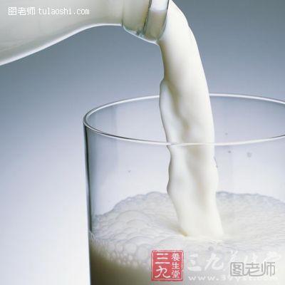 酸奶含有多种酶，促进消化吸收。