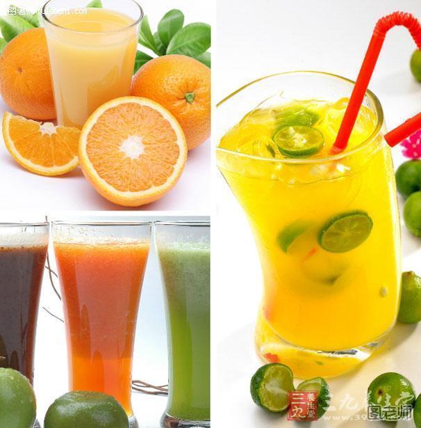 应尽量按照季节吃水果，用果汁机打成综合果汁，连水果渣一起吃