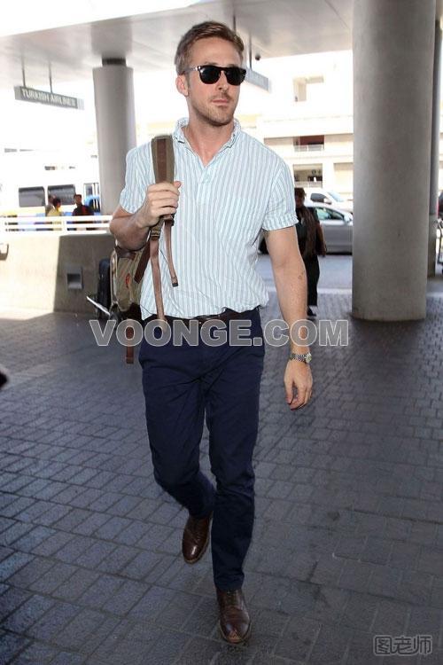 瑞恩·高斯林(Ryan Gosling)清凉短袖衬衣调配外型