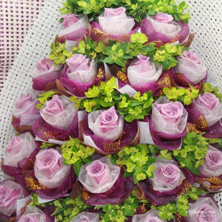 紫玫瑰花语及图片 紫玫瑰代表什么意思