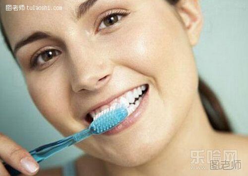 刷牙时牙龈出血是怎么回事