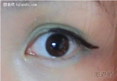 新手眼部化妆技巧 教你画出迷人眼线