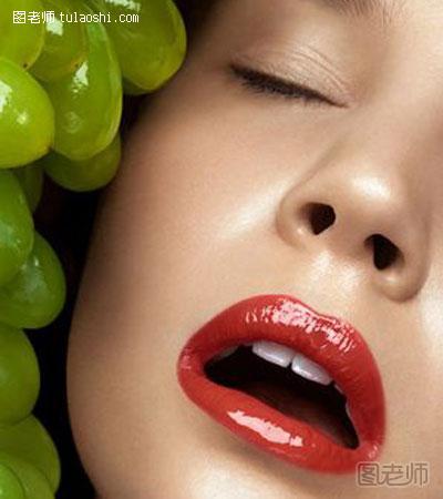 嘴唇干裂是什么原因 缺少维生素多吃新鲜蔬菜