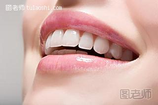 美白牙齿方法集锦 详解草莓如何美白牙齿