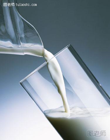教你最有效的减肥方法 揭秘脱脂牛奶减肥法 