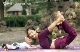 【图文】减肥好方法 亲子瑜伽之弓式 