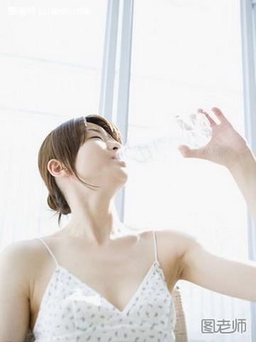 【图】最快的减肥方法 早晨喝这两种水 