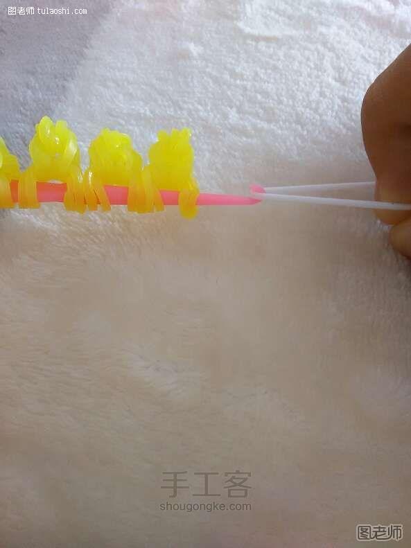 【图文】手工编织图解教程 橡皮筋花朵手镯 手工制作