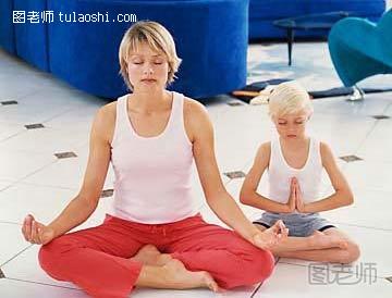 教你最佳的减肥方法 亲子瑜伽让家庭关系更融洽 