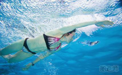 【最快的减肥方法】 强力推荐夏季游泳减肥法 