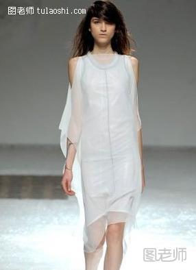 【图】女生时尚服装搭配 最新巴黎时装表演透明装 