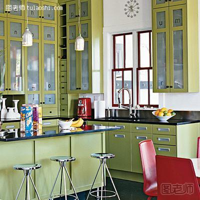 80平小户型装修实景图 简约的现代厨房充满温馨