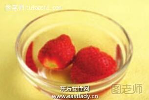 自制燕麦草莓面膜