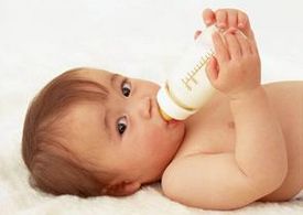 如何为新生儿挑选奶瓶