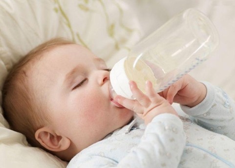如何防止婴儿溢奶,防止婴儿溢奶
