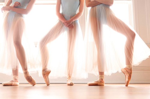 跳芭蕾能促进血液循环强健全身肌肉