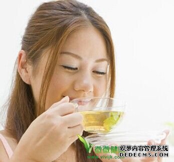 女人经期喝茶会加重头痛和腰痛?