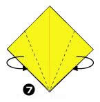 7.将第一层正方形的对折两条边缘中线向里折，折到夹层中。