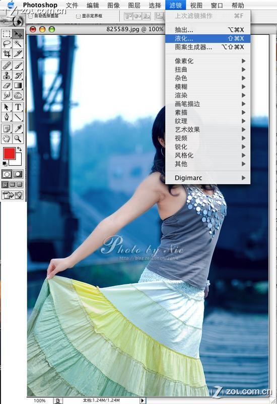 Photoshop实例教程：巧用液化工具为MM修身_中国